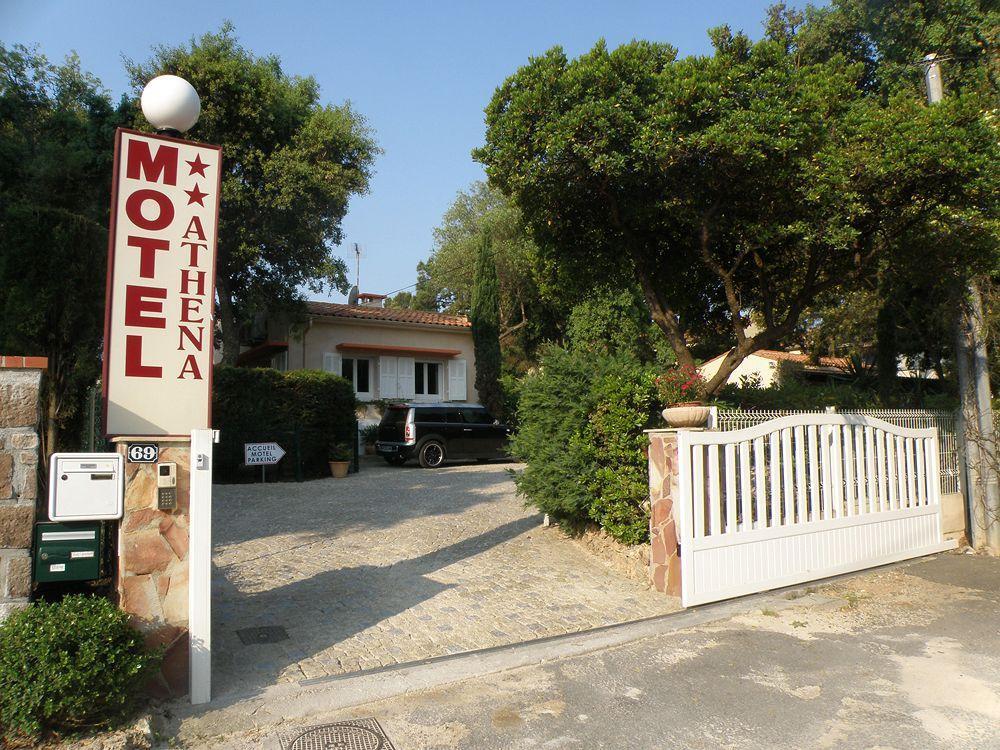 Athena Motel Сен-Агулф Екстериор снимка